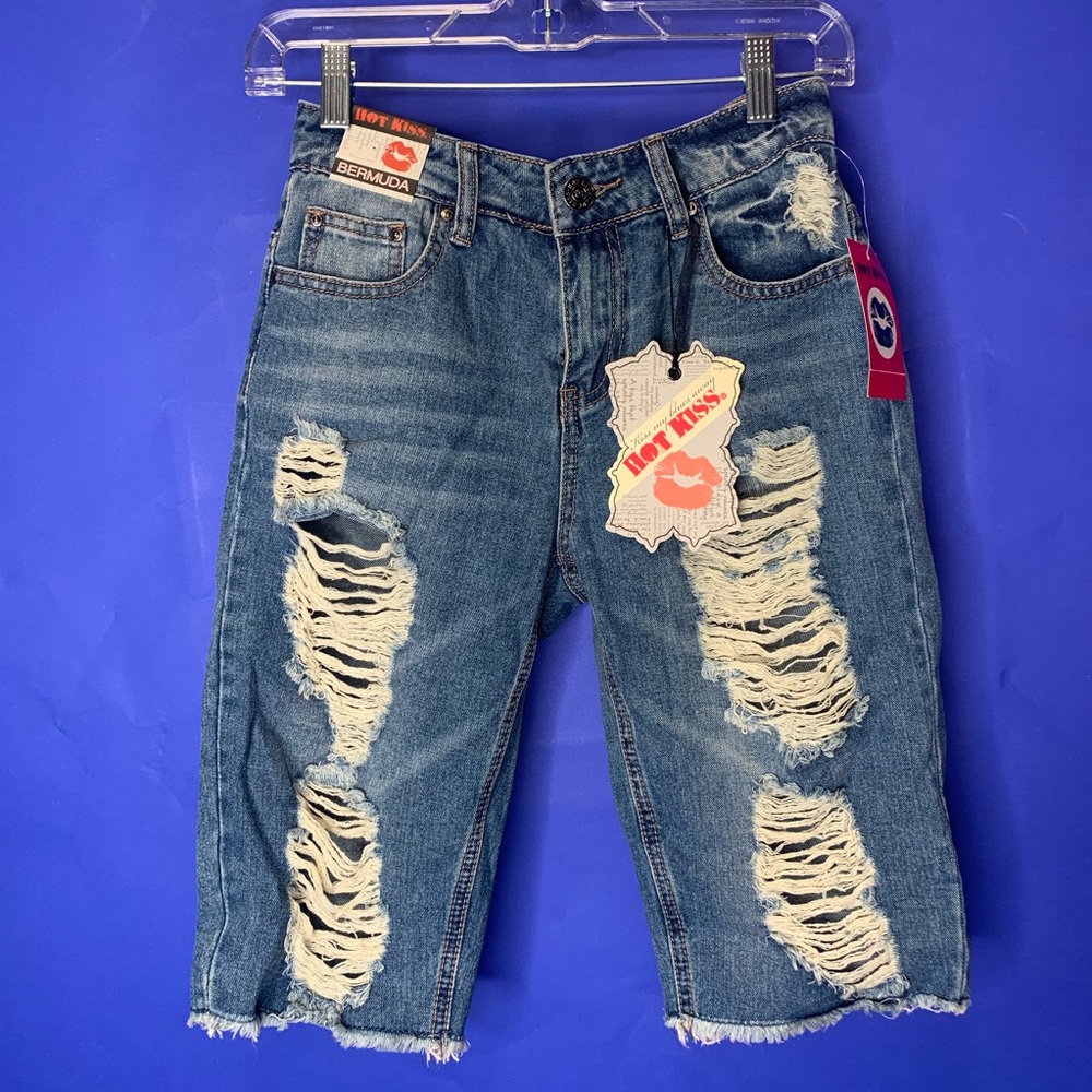 Hot Kiss size 3 Bermuda Kealsea Jean Shorts